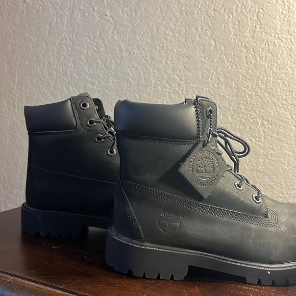 NWT JUNIORS TIMBERLAND® PREMIUM 6-INCH WATERPROOF BOOTS SIZE 5M - Picture 2 of 9